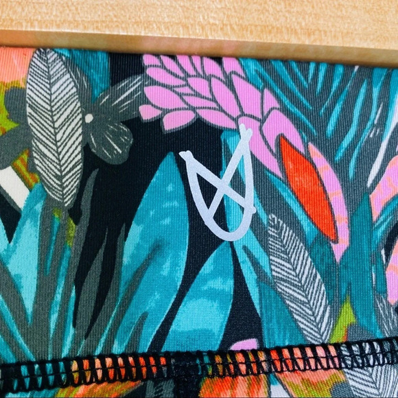 Revolve MINKPINK Move Tropical Floral Print Leggings Small - Picture 7 of 9